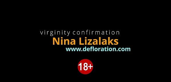 Nina Lizalaks being naked on camera for the first time